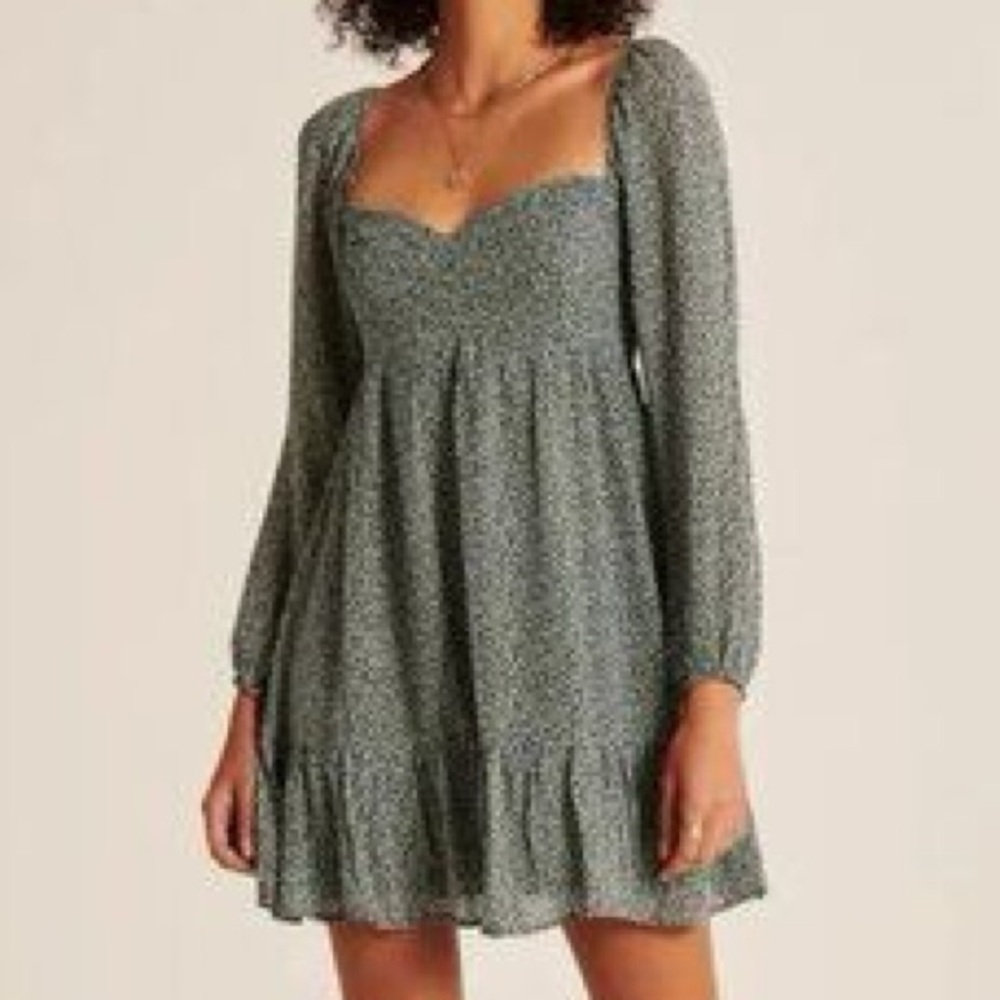 Abercrombie & Fitch 
Green Floral Long Sleeve Babydoll Corset Mini Dress
